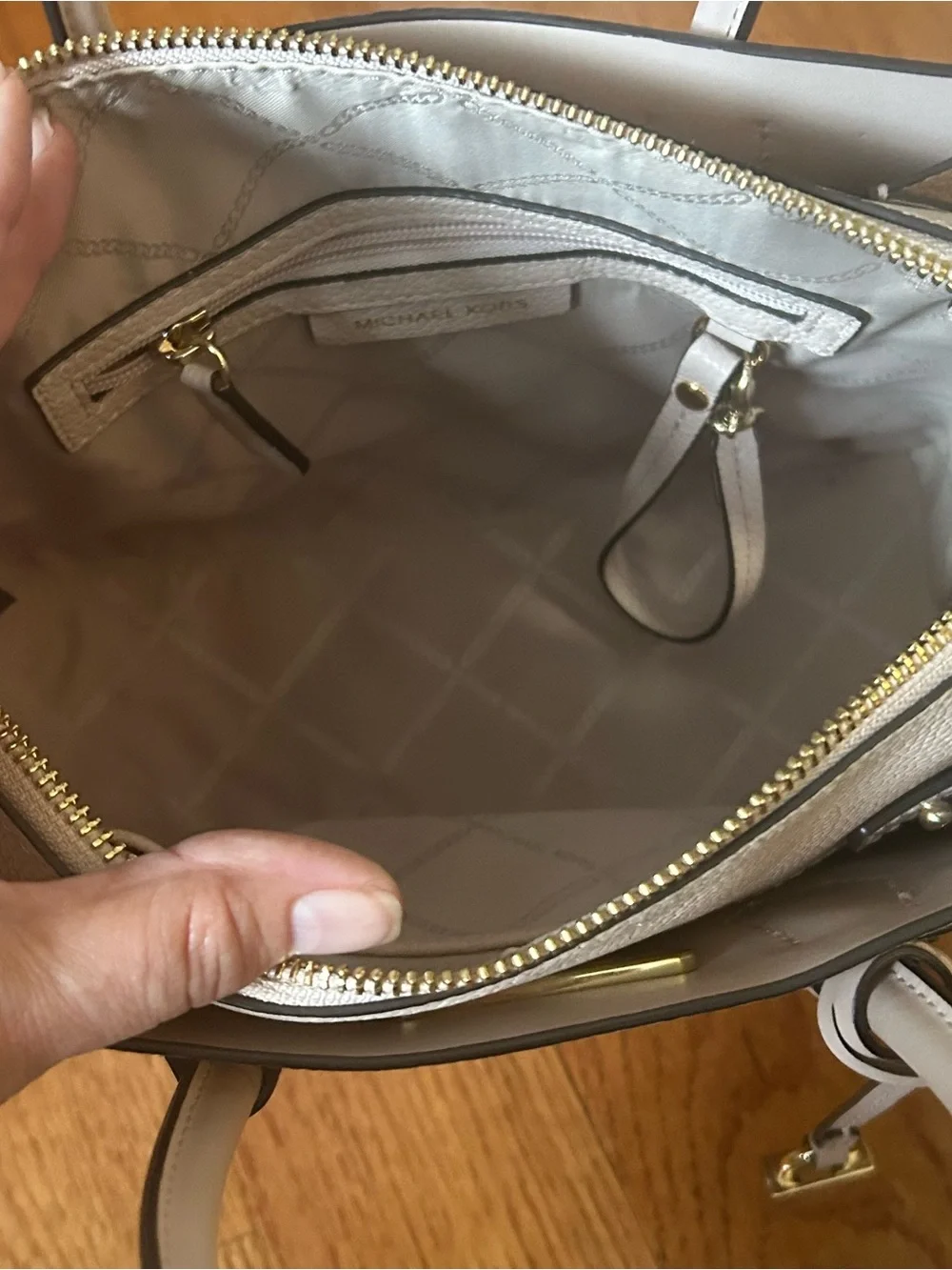 Michael Kors Mercer Medium Crossbody Bag Soft Pink Saffiano Pebbled Leather